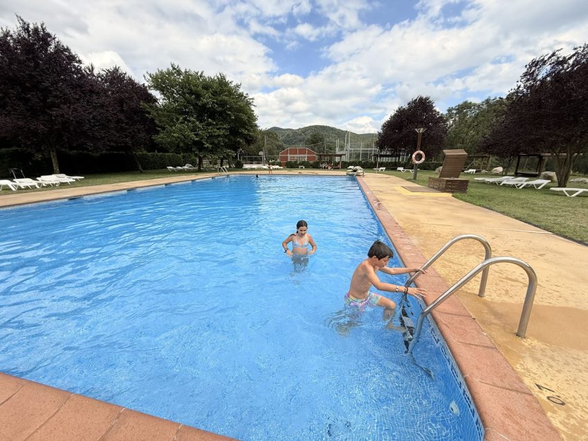 camping vall de camprodon piscina 2