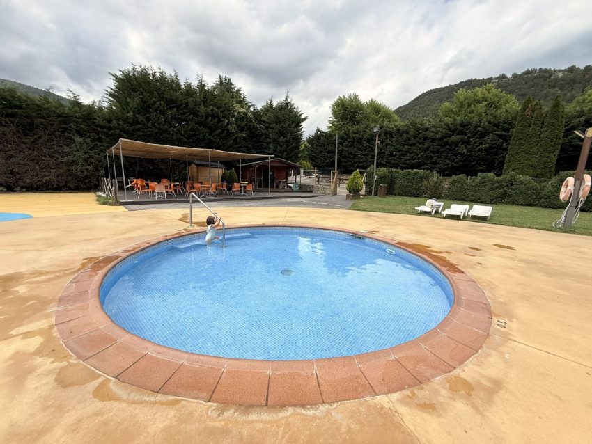 camping vall de camprodon piscina