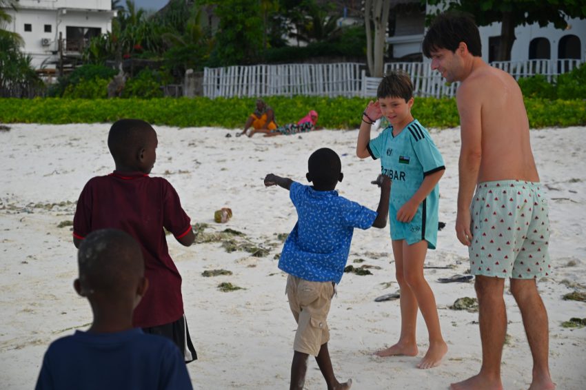 zanzibar futbol nens petits