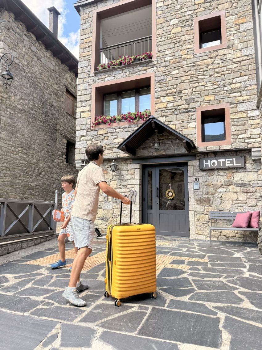 hotel farre davall 9