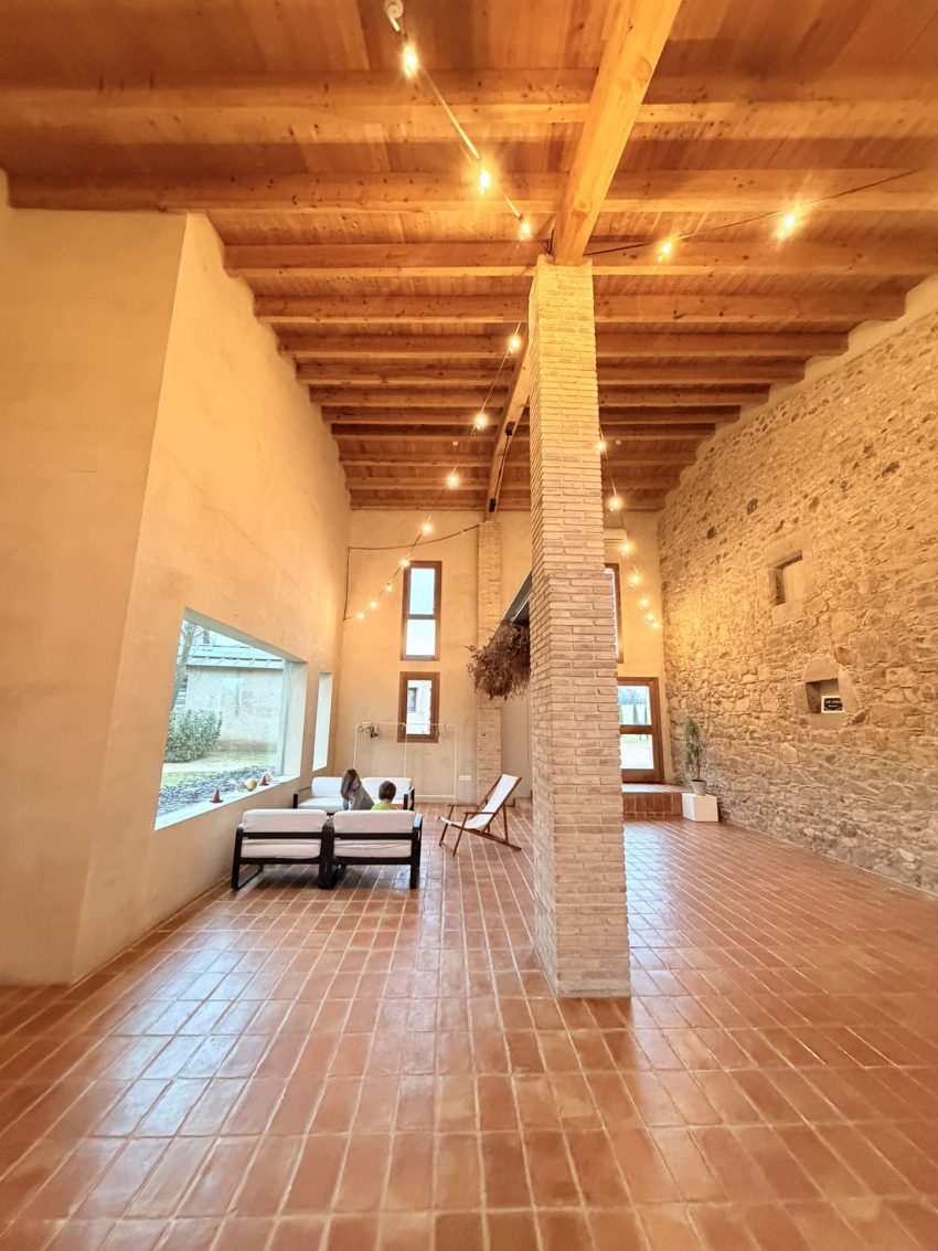 can dans sala polivalent 8