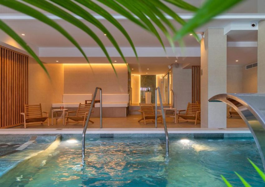 aqua breeze hotel