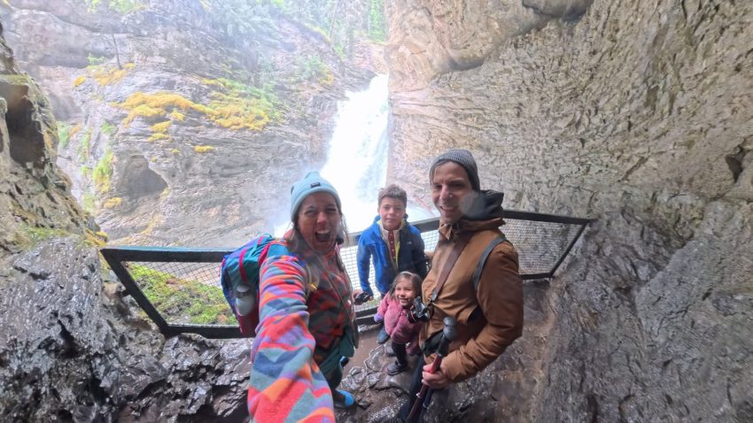 johnston canyon cascadaaaa