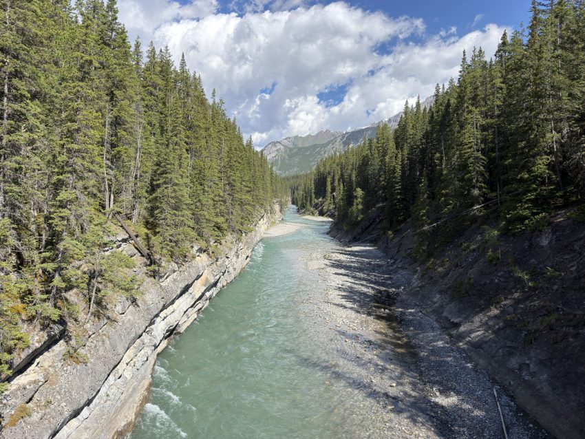 lake minnewanka bridge