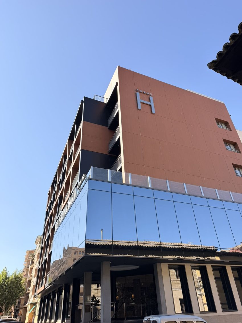 hotel osca 2