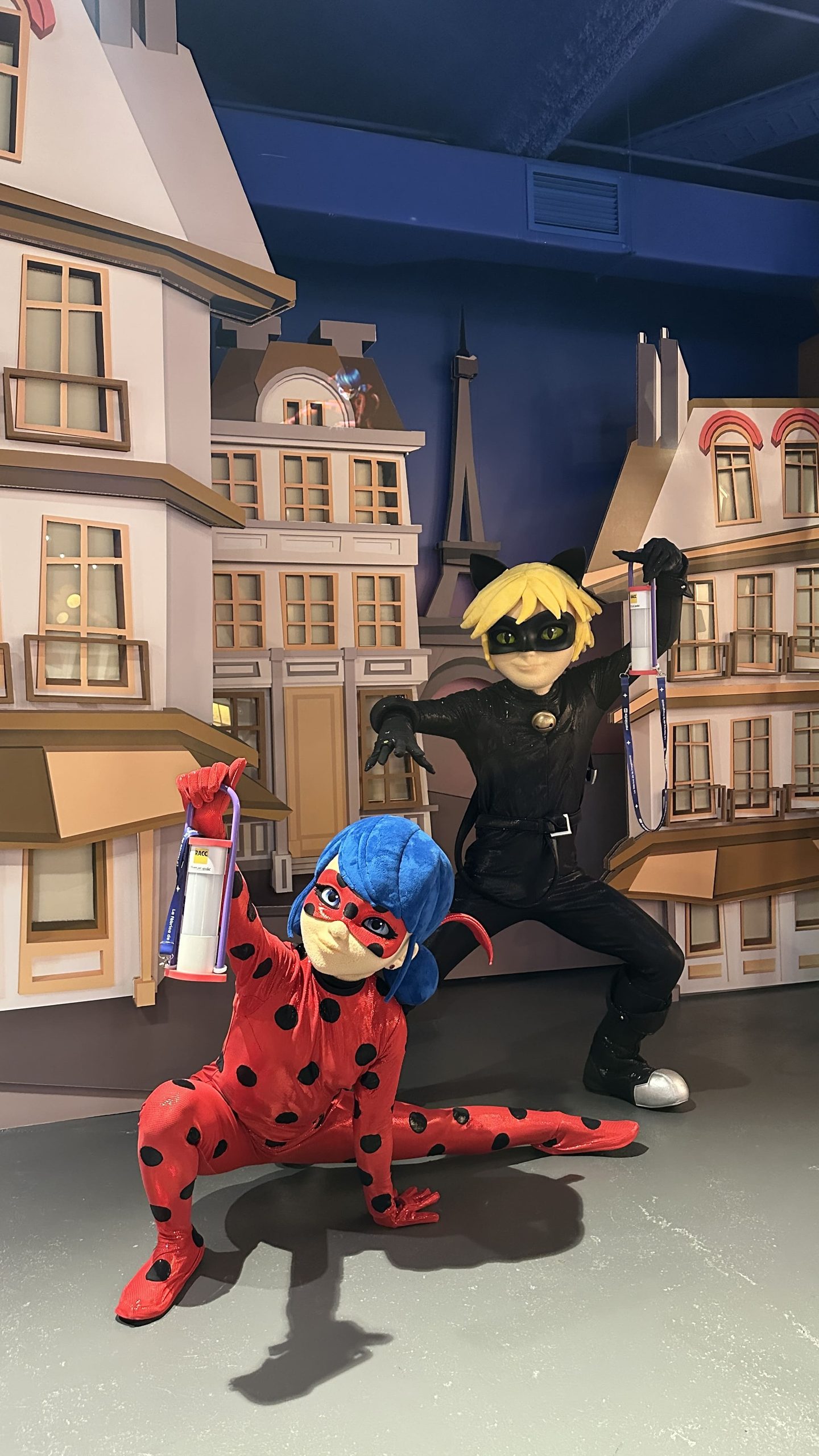 fantastix ladybug i gat noir a plaÇa central bona