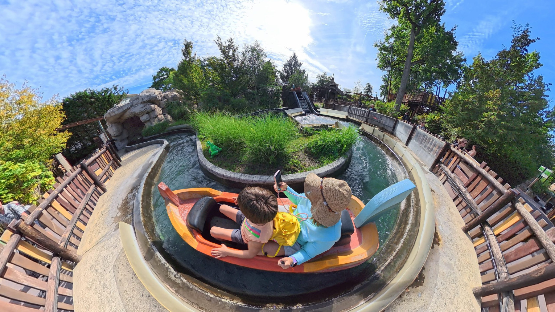 parc asterix canoes