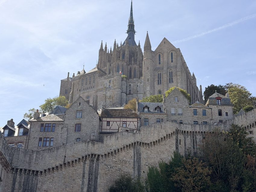 mont saint michel muralles