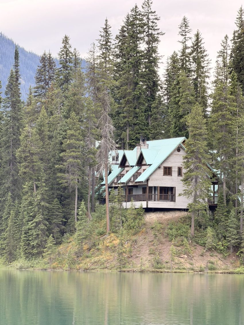 emerald lake hotel