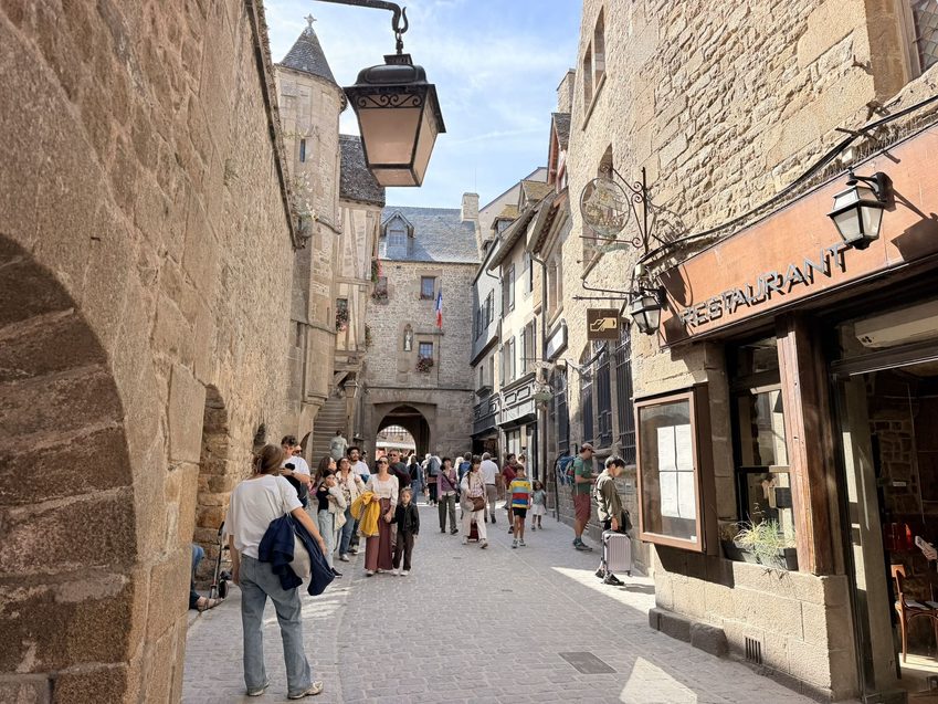 mont saint michel poblet
