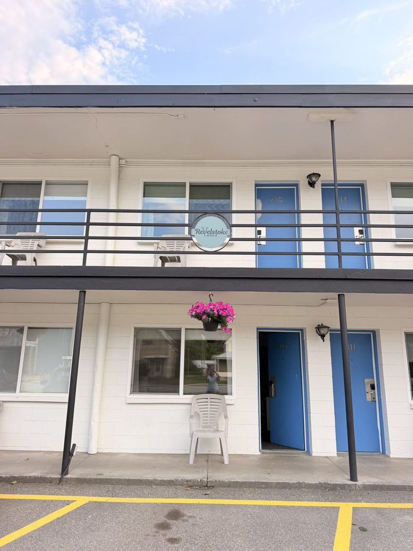 revelstoke motel 3